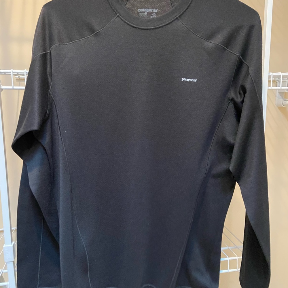Patagonia mens long sleeve shirt. Size M